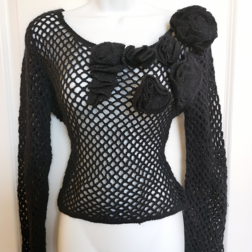 Nicowa crop top sweater Black Angora Size 10 🆕